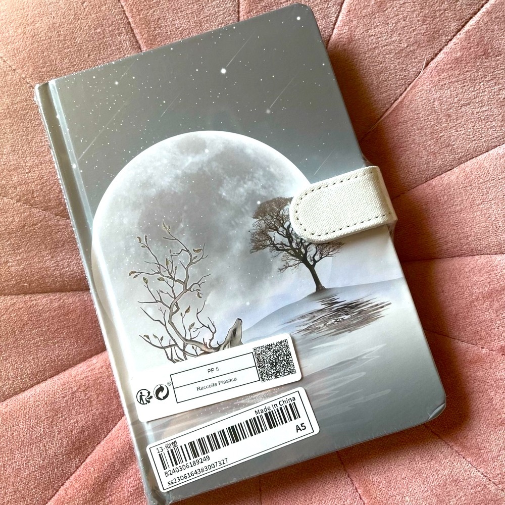 *NWOT* White and Grey Deer Journal